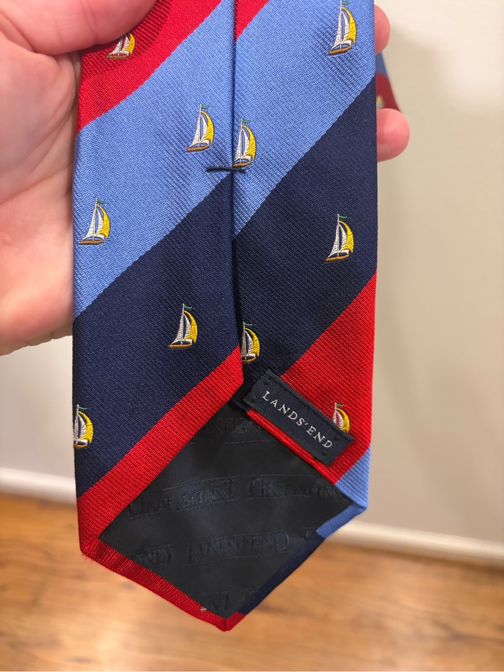 Lands' End Red, Navy & Light Blue Striped Sailboat Tie-no‎ stains or fraying!